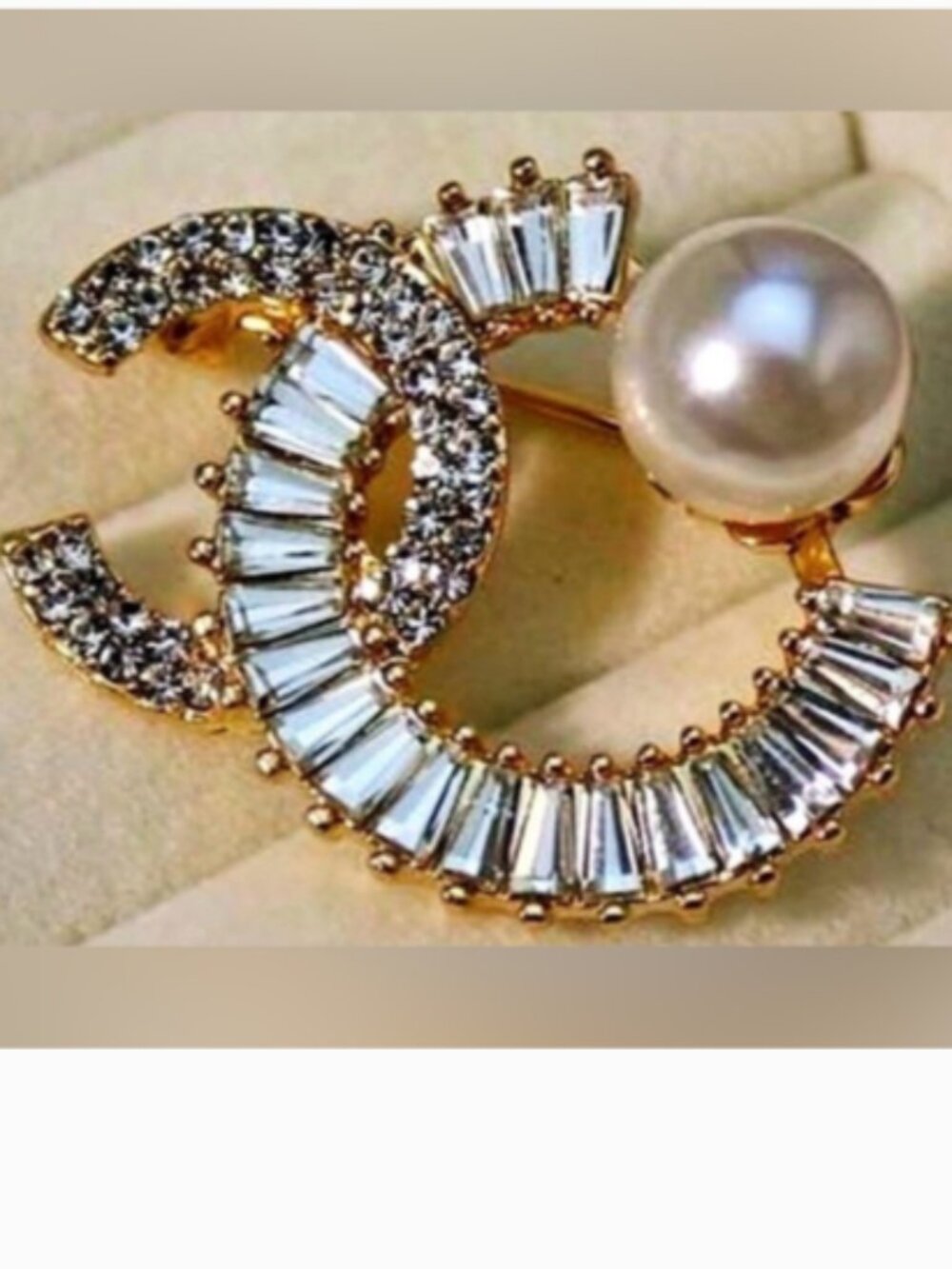 NEW Gold Crystal Pearl Brooch – Elegant Statement Pin